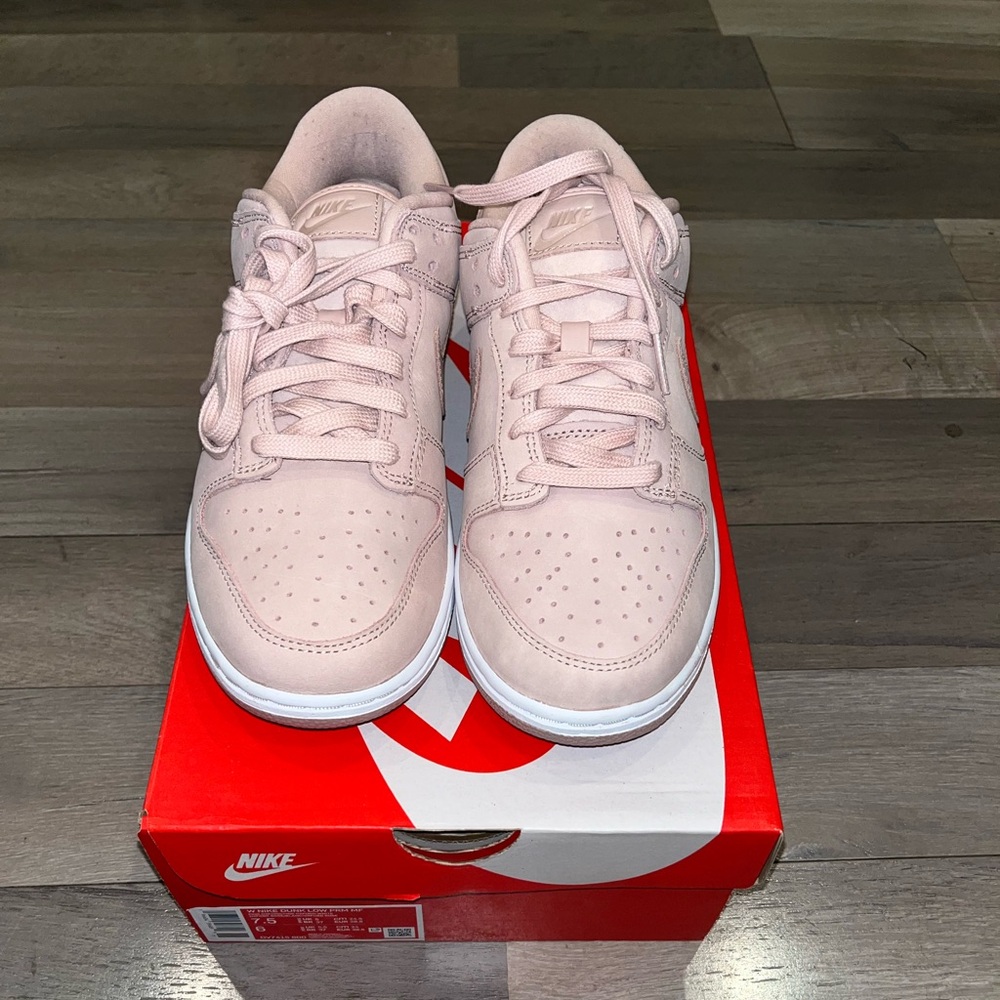 Women’s Low Dunks, brand new.